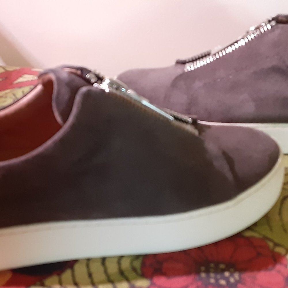 Frye Women's Lena Zip Low Sneaker - Size 8 - Picture 3 of 9